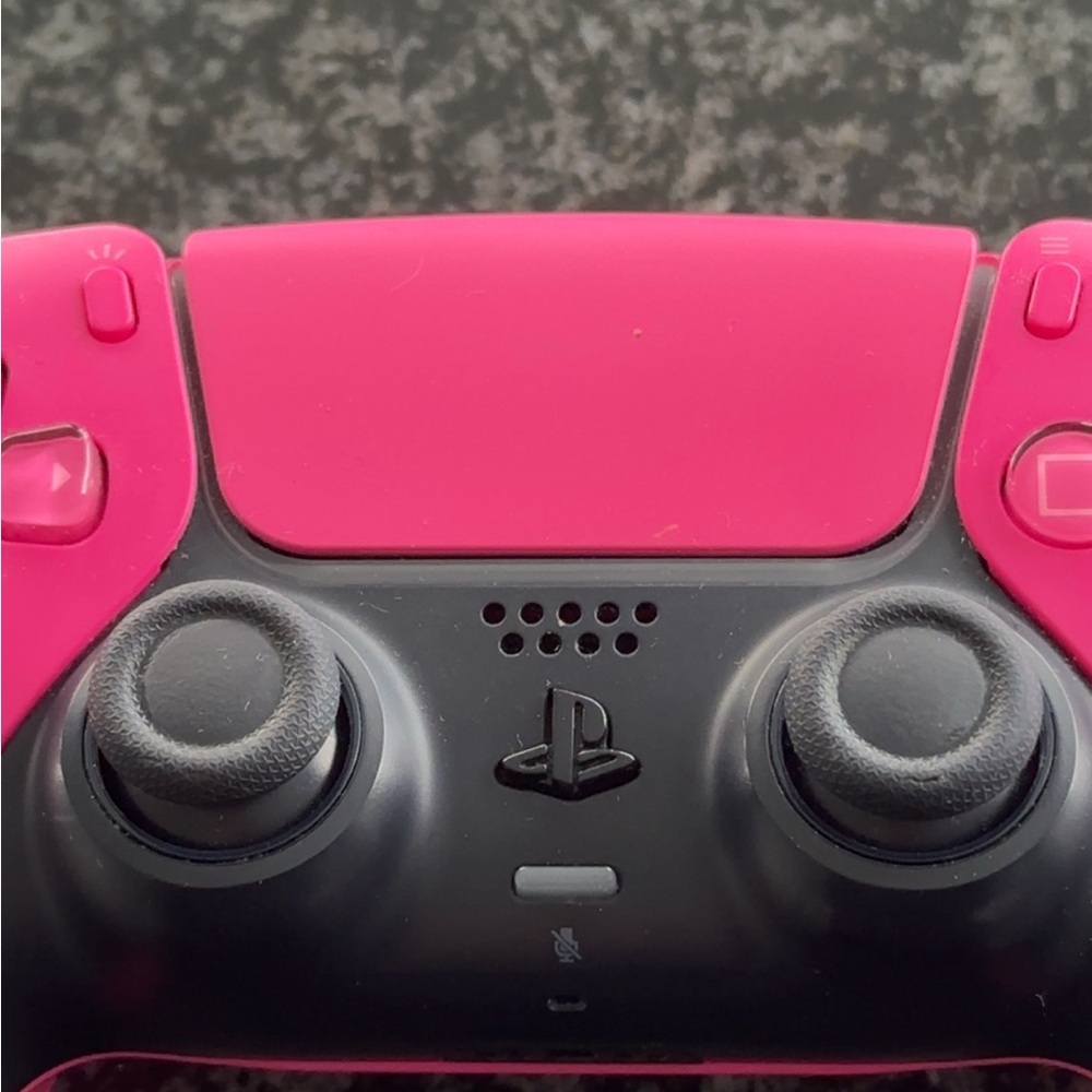 Rare Limited Edition - Sony DualSense Controller - Bright Pink - Picture 6 of 7